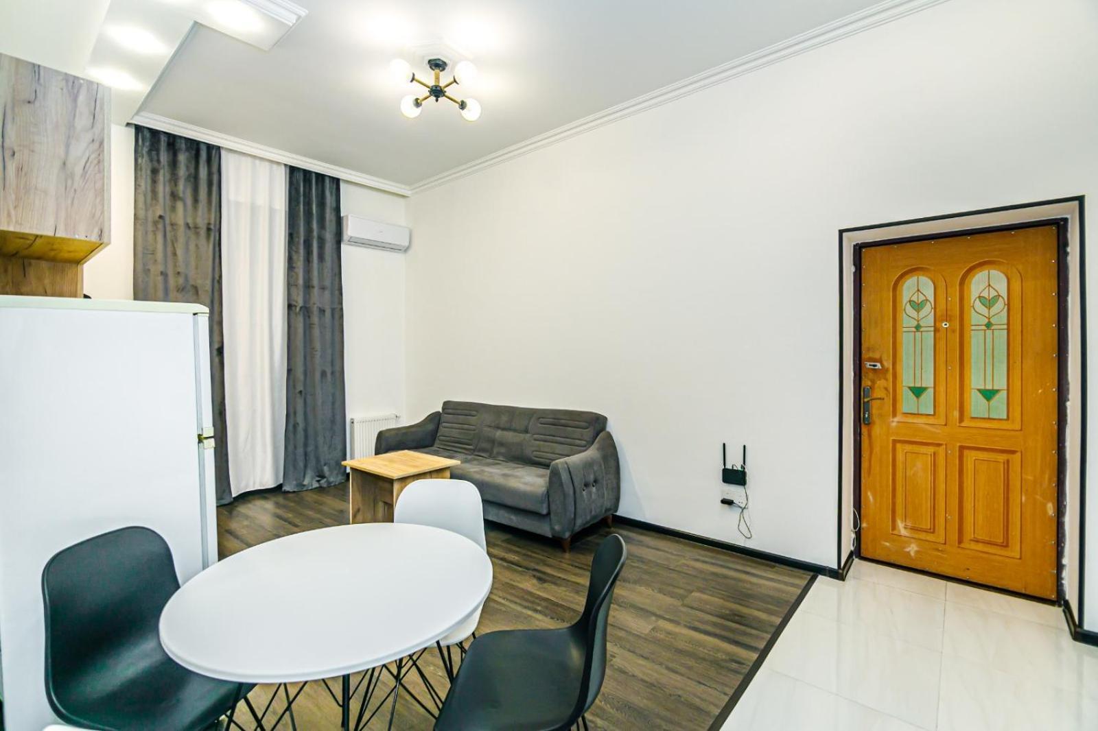 M Estate. 2 Room Home In Targovu 바쿠 외부 사진